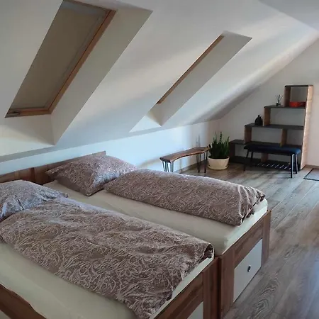 Apartment Tulipan Hnusta